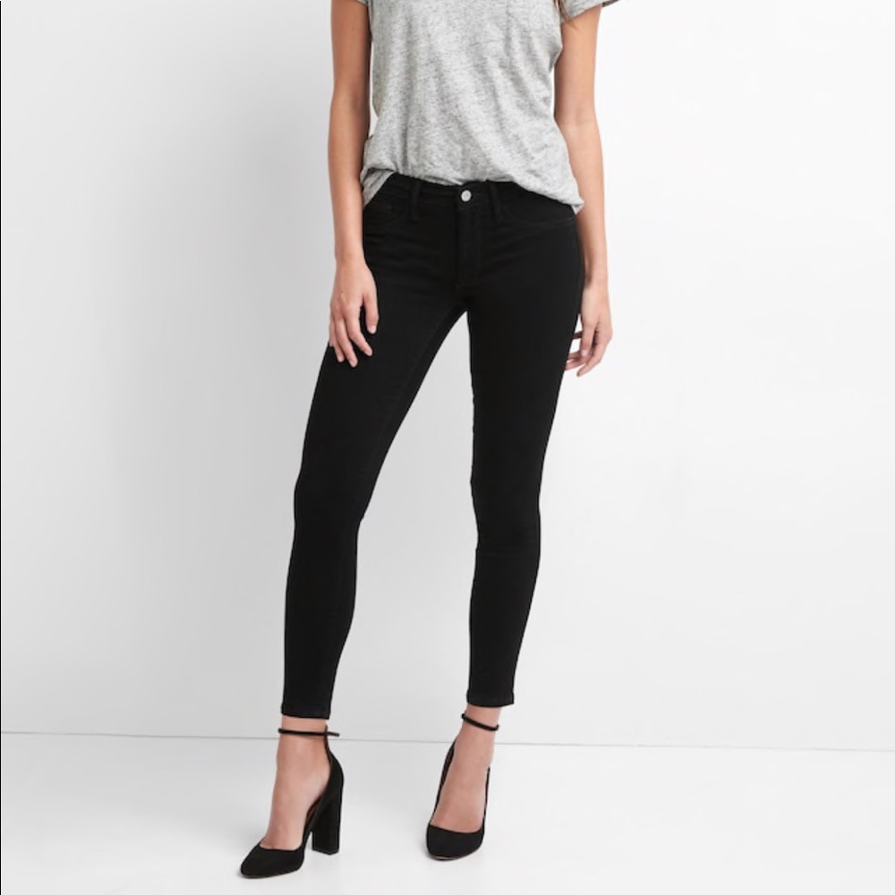 GAP Black Mid-Rise Legging Jean